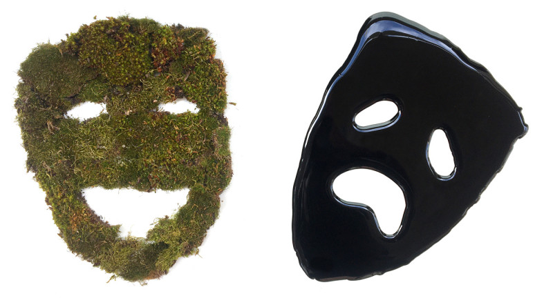 To masker, en av gress og en av olje