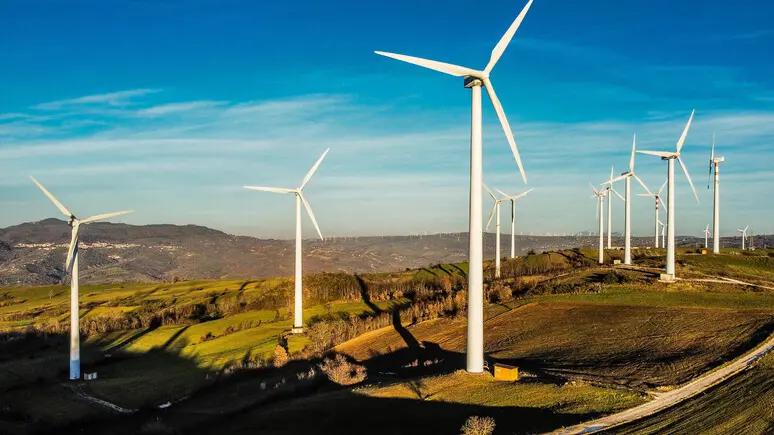 Due petizioni, una alla Regione e l'altra al Governo: no al progetto per l'installazione di pale eoliche e batterie di a...