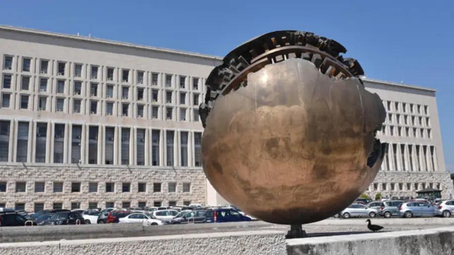 Malta, un 15enne italiano detenuto da 70 giorni per procurato allarme a scuola. I genitori: "Condizioni in carcere inacc...