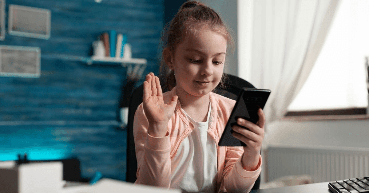 Illustration for: A Definitive Guide on How to Choose the Perfect Apps for School Communication