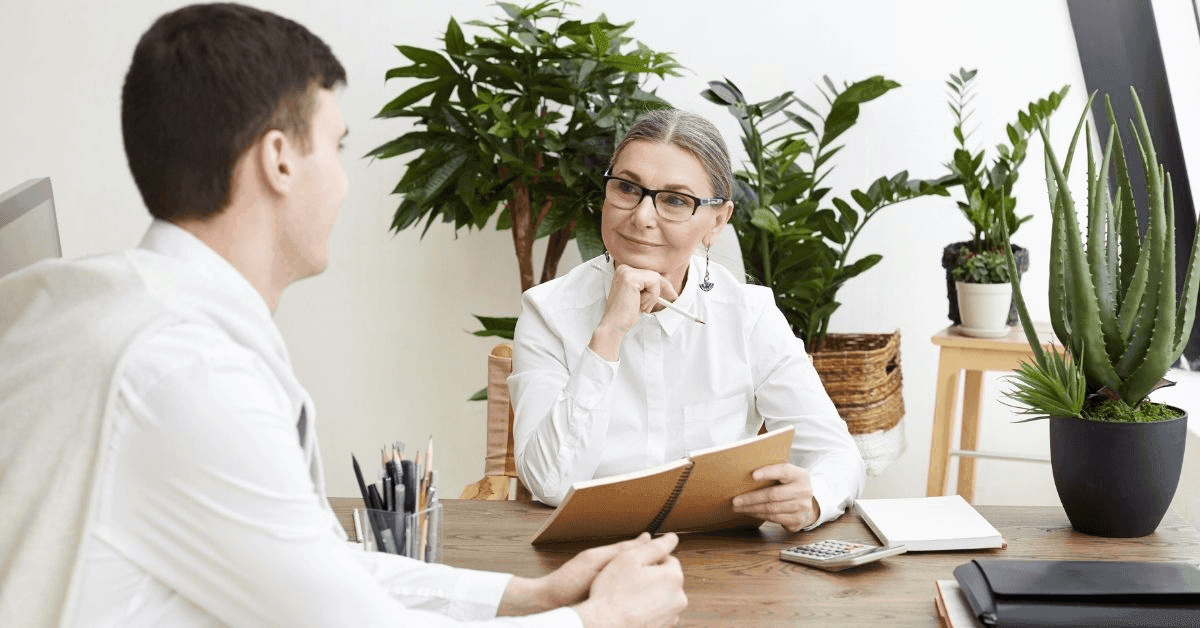 Illustration for: A Definitive Guide on How to Choose the Perfect Apps for School Communication