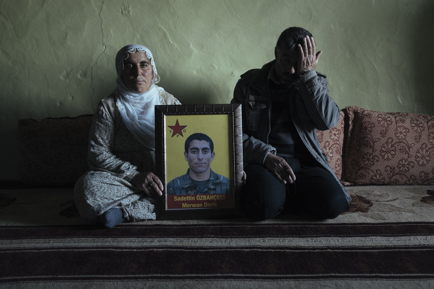 Sadettin Ozbahceci, alias Merwan Derik, 19 ans, est mort le 4 novembre 2015 durant une opération à Hassaké. Sa famille a perdu tout espoir de revoir un jour son corps, qui repose maintenant a Qamishli, en Syrie. Derik, Turquie, le 5 décembre 2015.