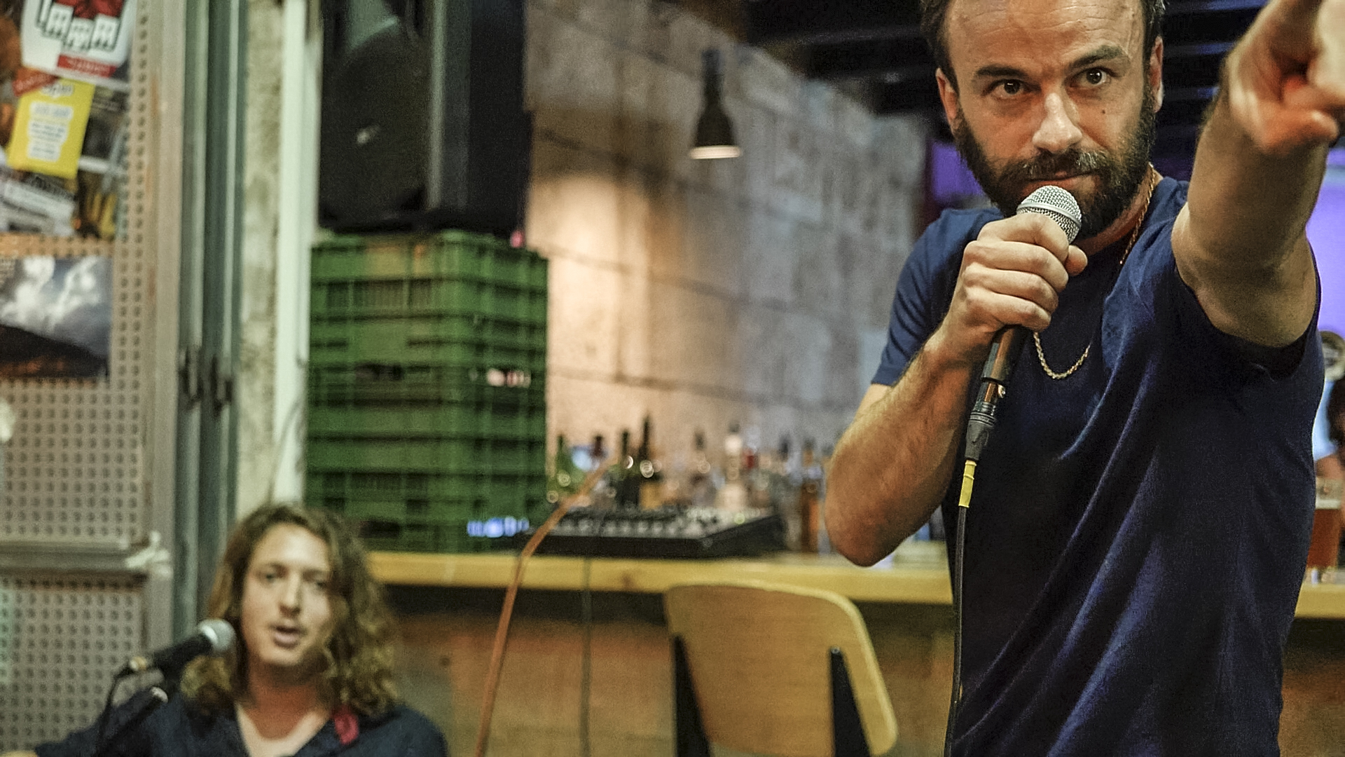 Arik Eber lors de son slam au Freddy Lemon, le 31 juillet 2016.
