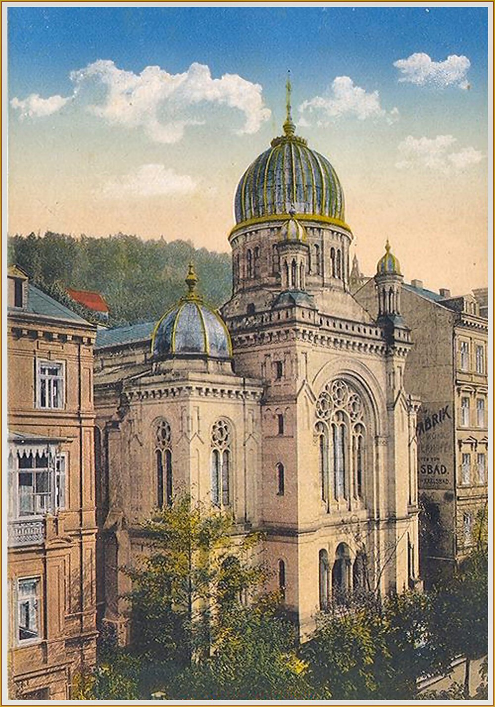 Carte postale de la synagogue de Karsbad avant sa destruction par les nazis en 1938.