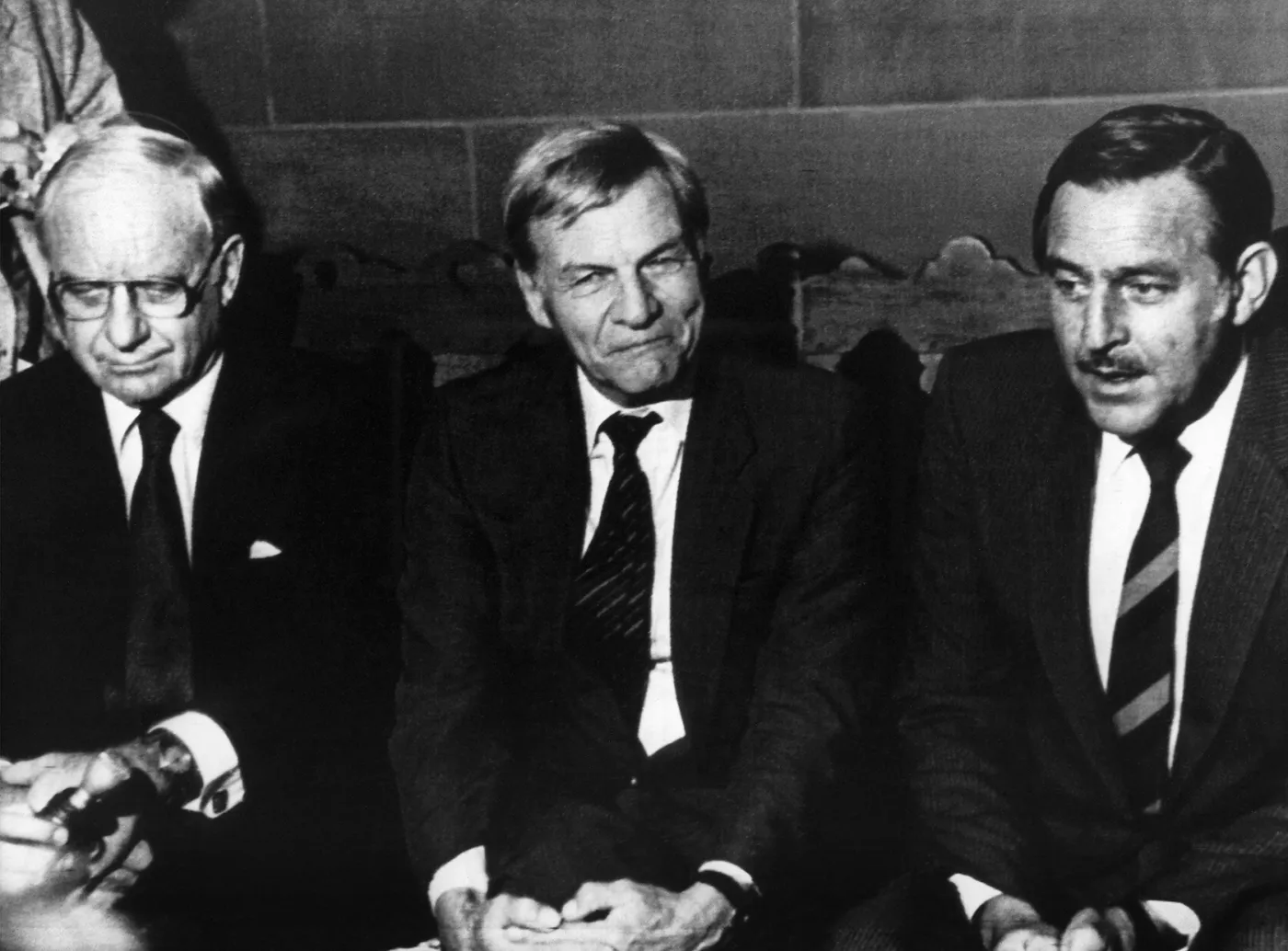Suisse-dictatures: le double discours  (3/21)