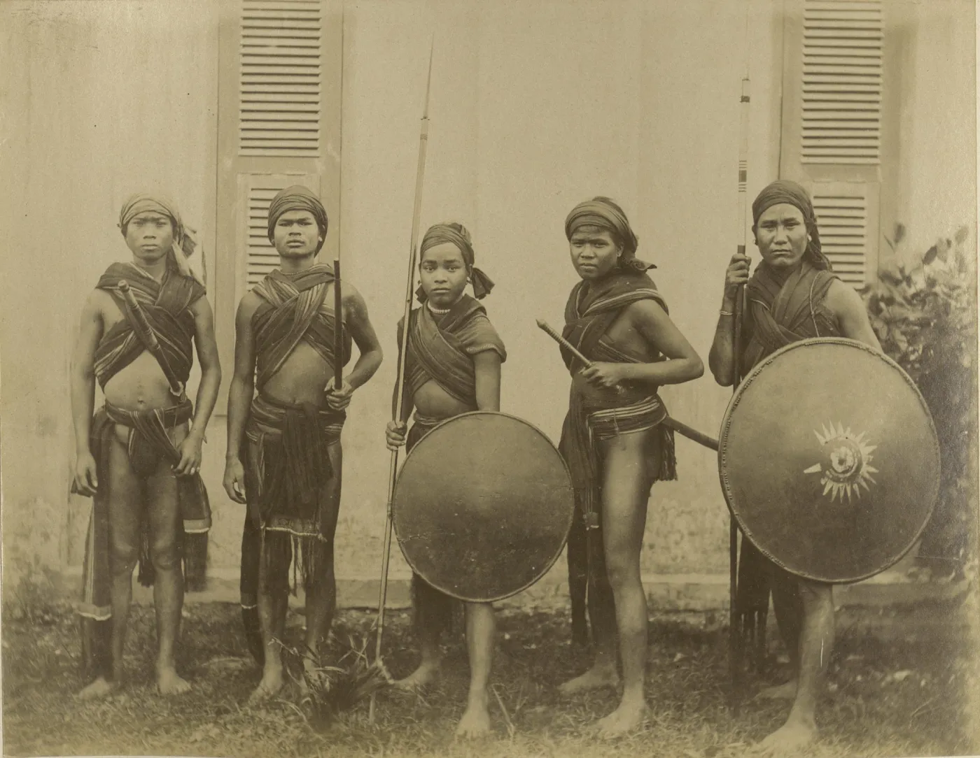 Éléphants, gongs et éclipses
