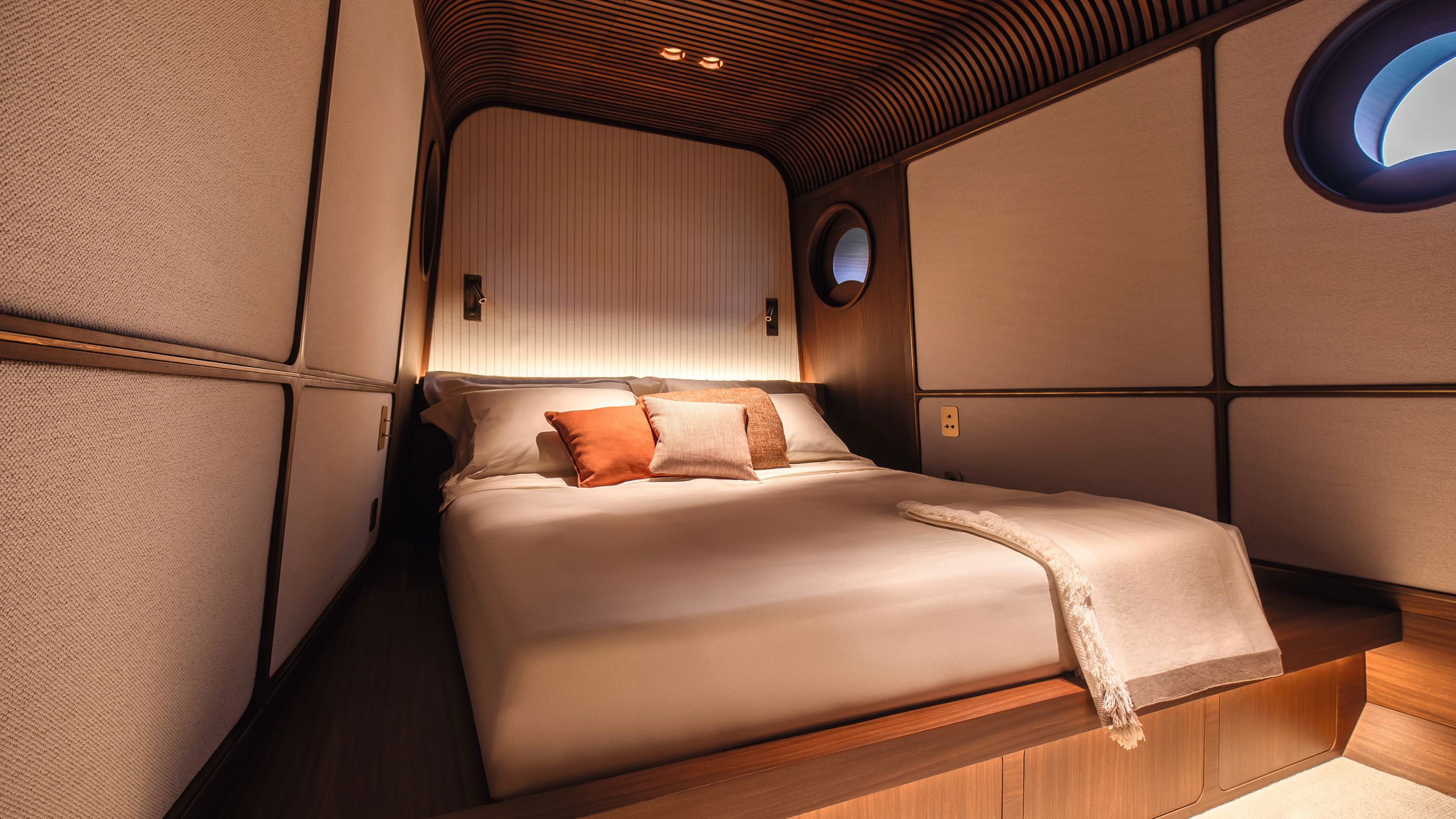Guest cabin