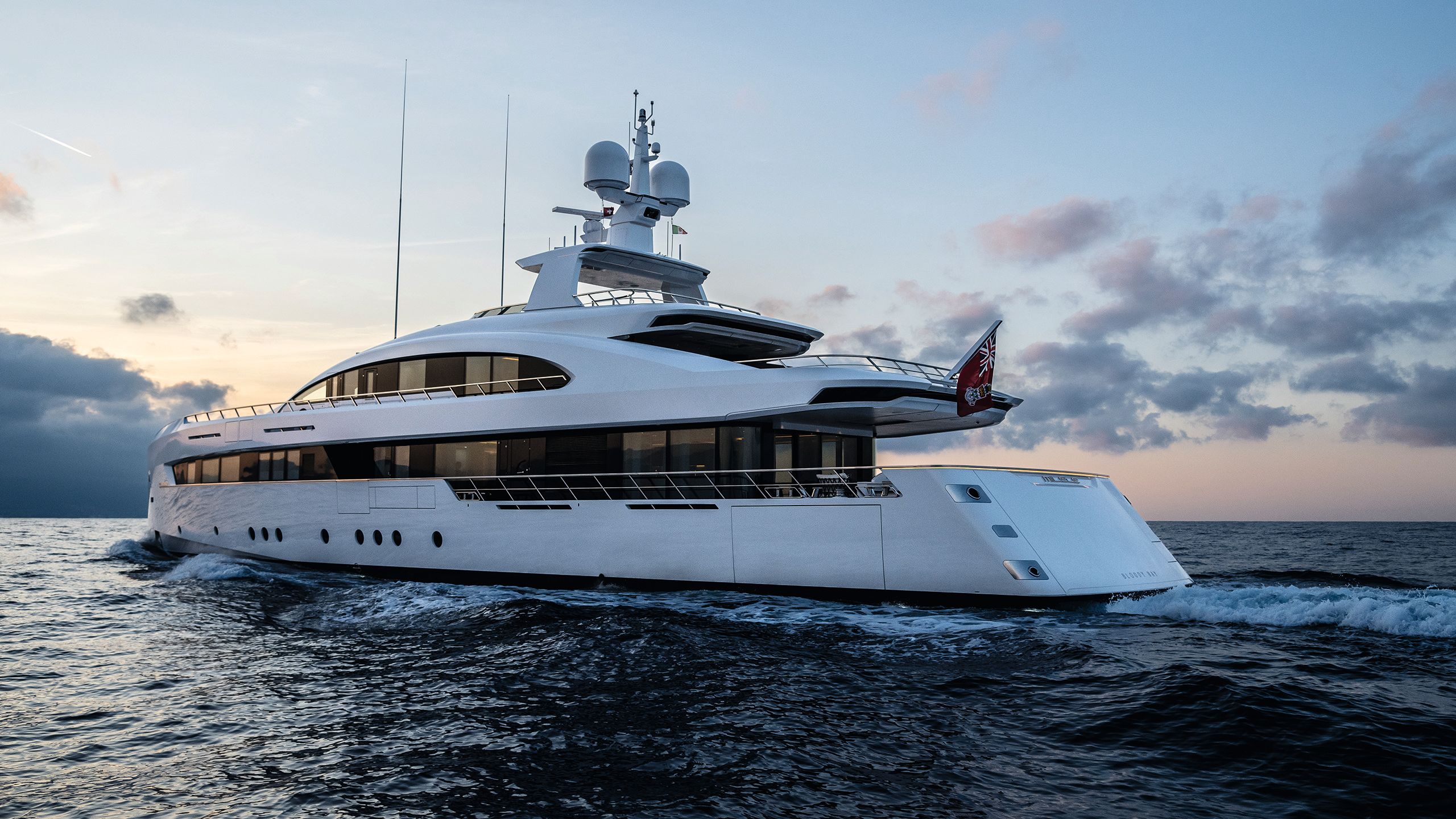 Milele from the side on the water