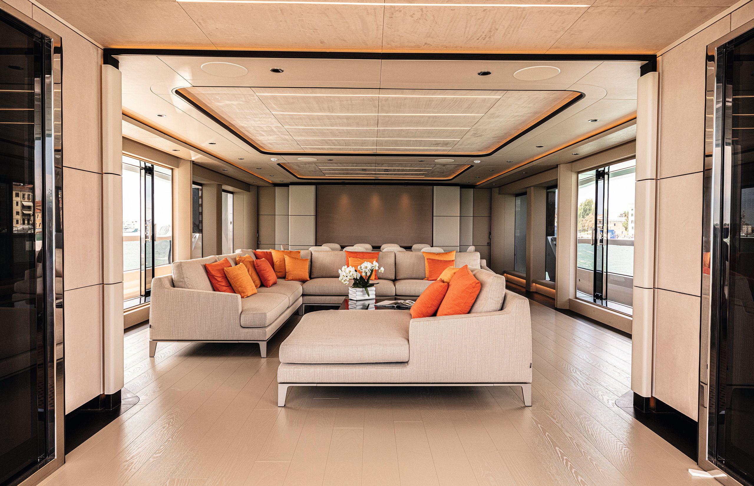 Vayus interior