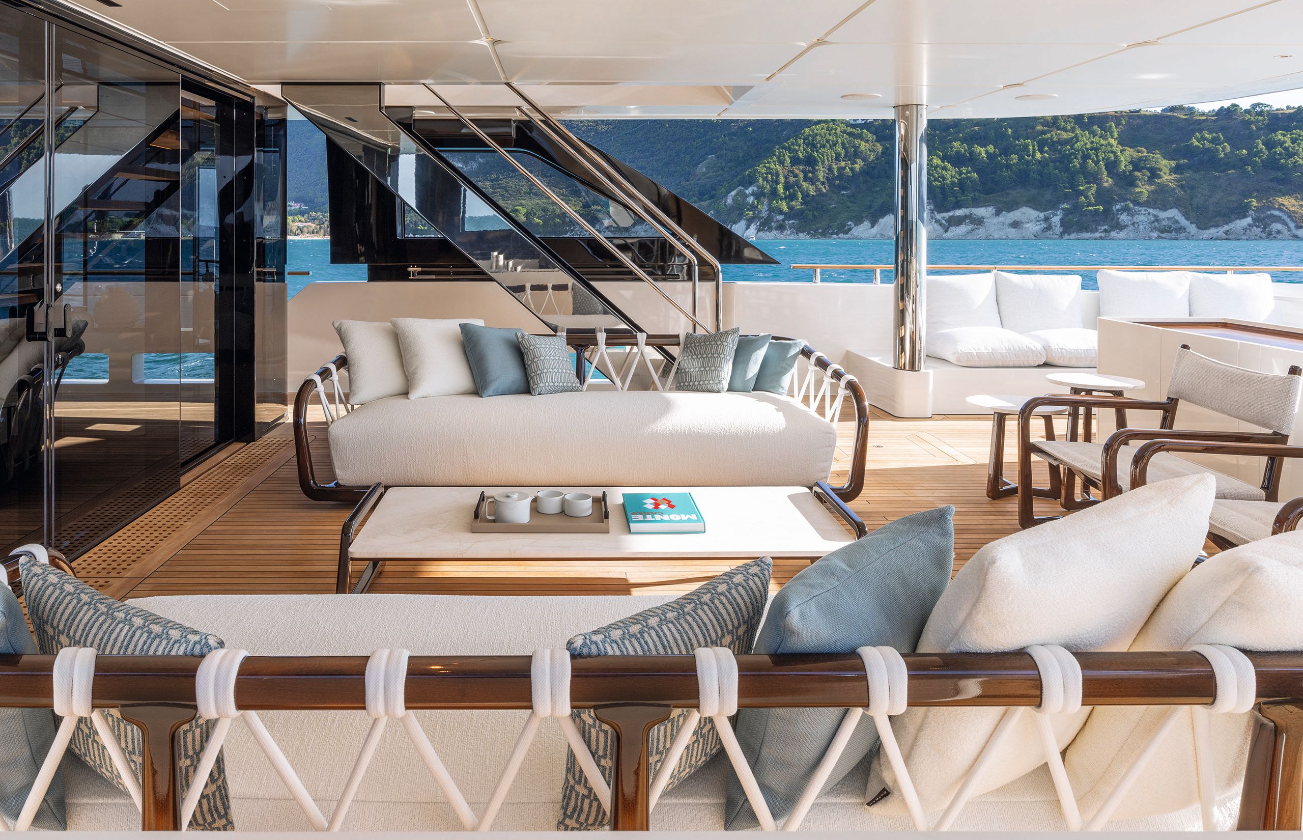 Custom Line exterior