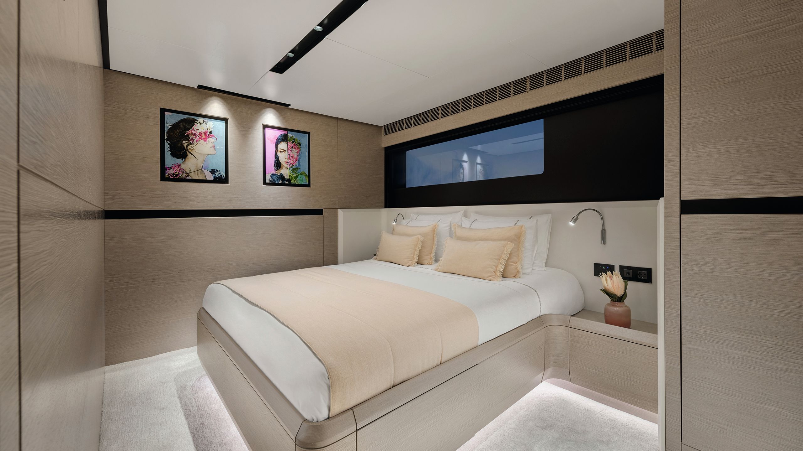 Smaller guest bedroom