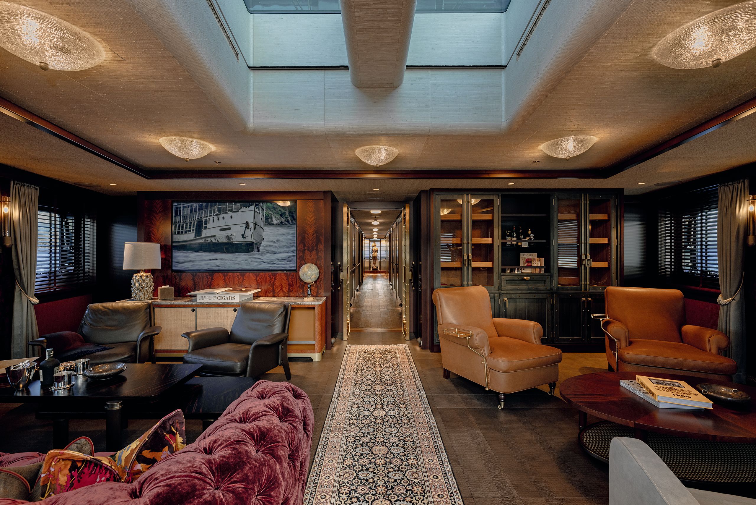 Cigar lounge with Chesterfield sofa and leather seats