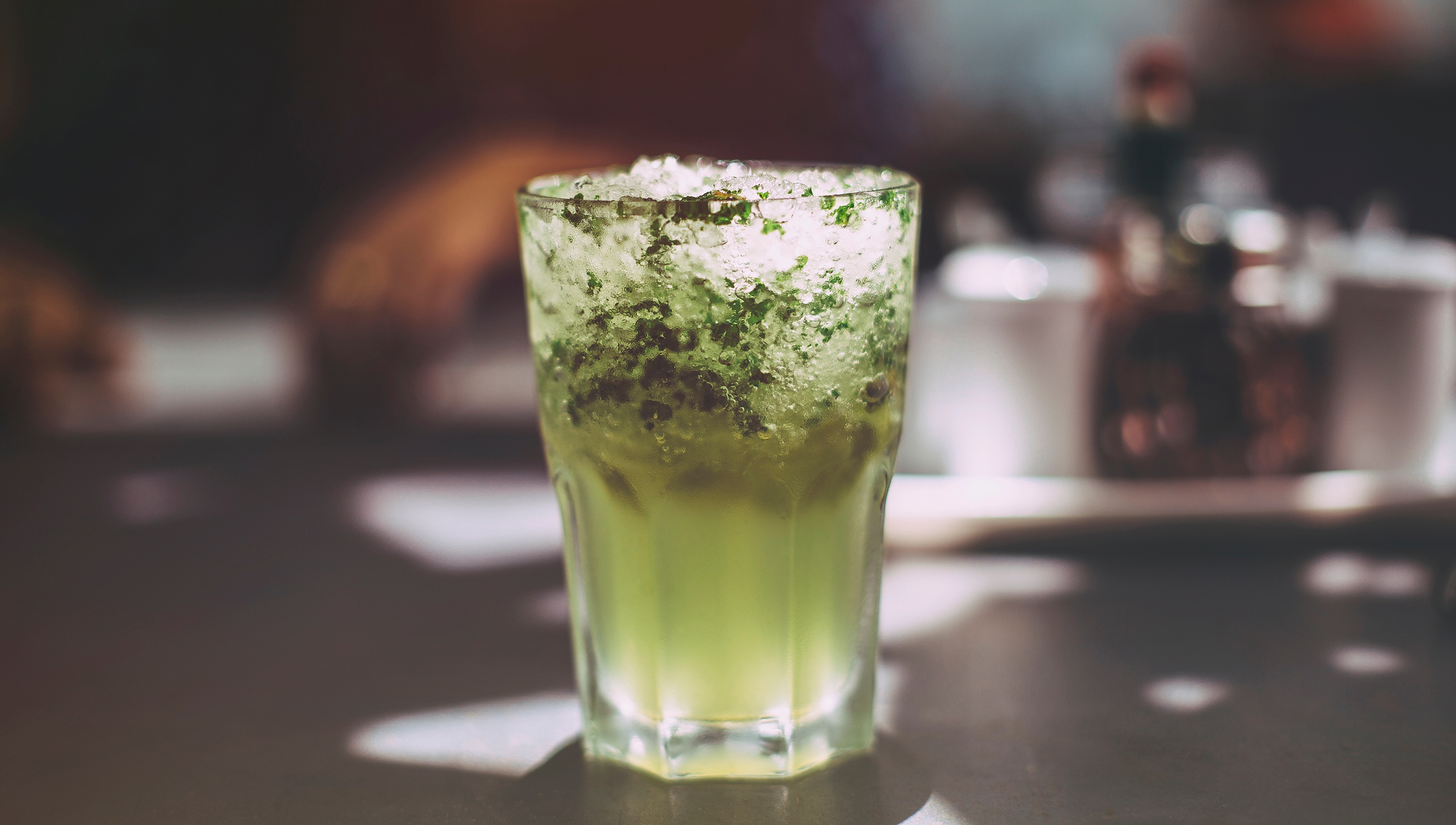 A fresly made mojito cocktail