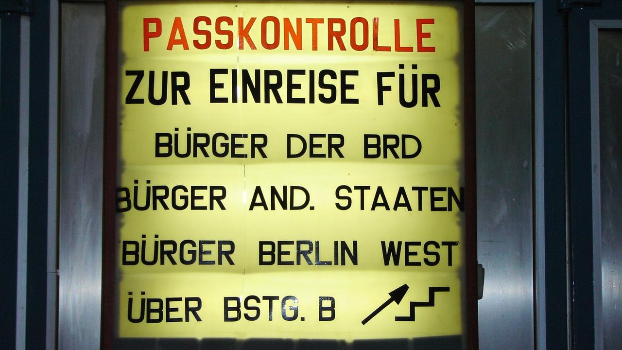 Hier und drüben 2 - lead