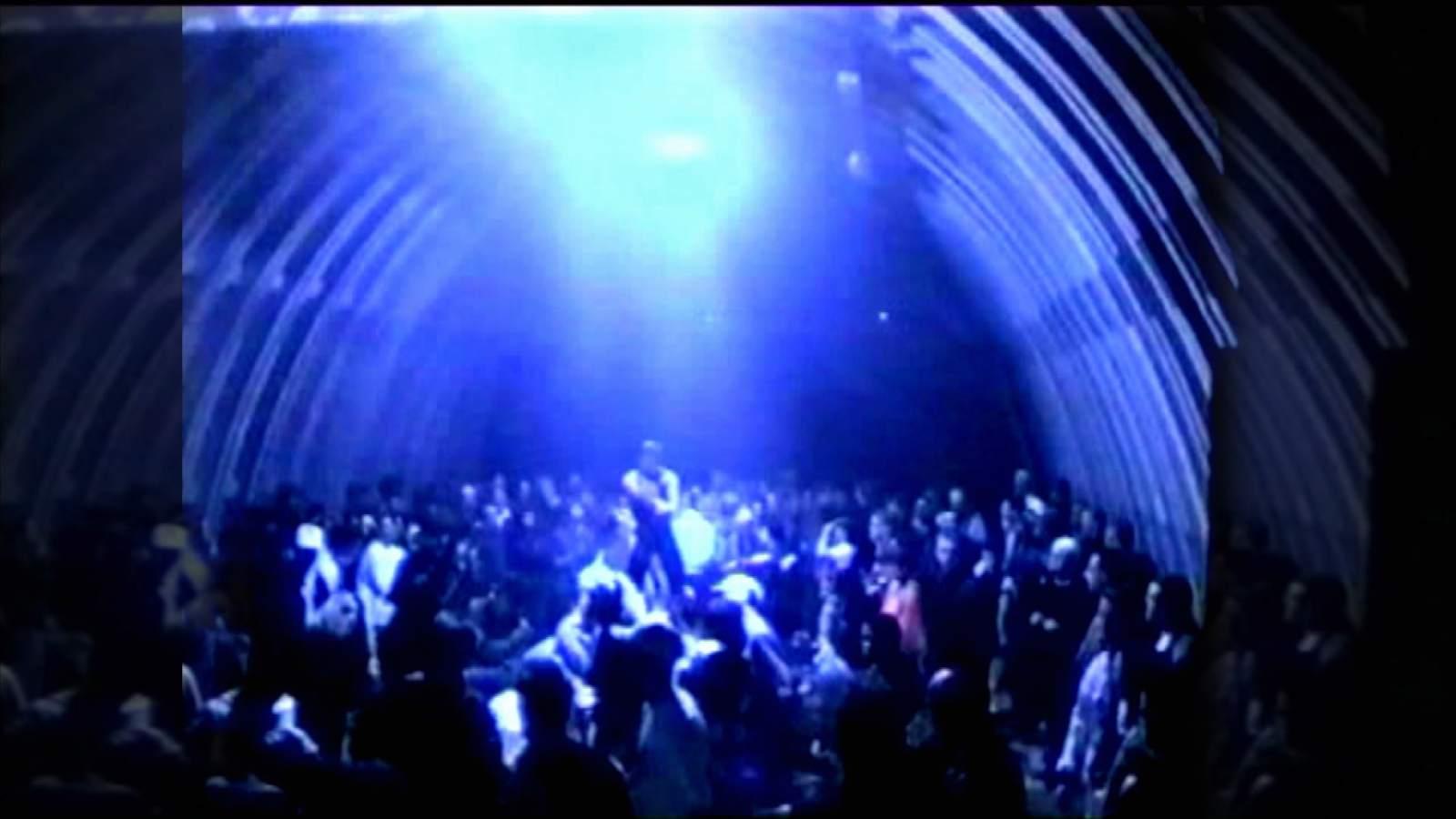 Techno auf dem Todesstreifen - Hangar