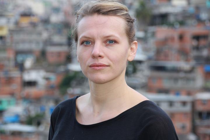 favela pt.2 julia