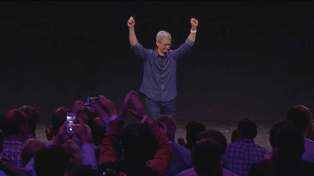 Tim Cook lead