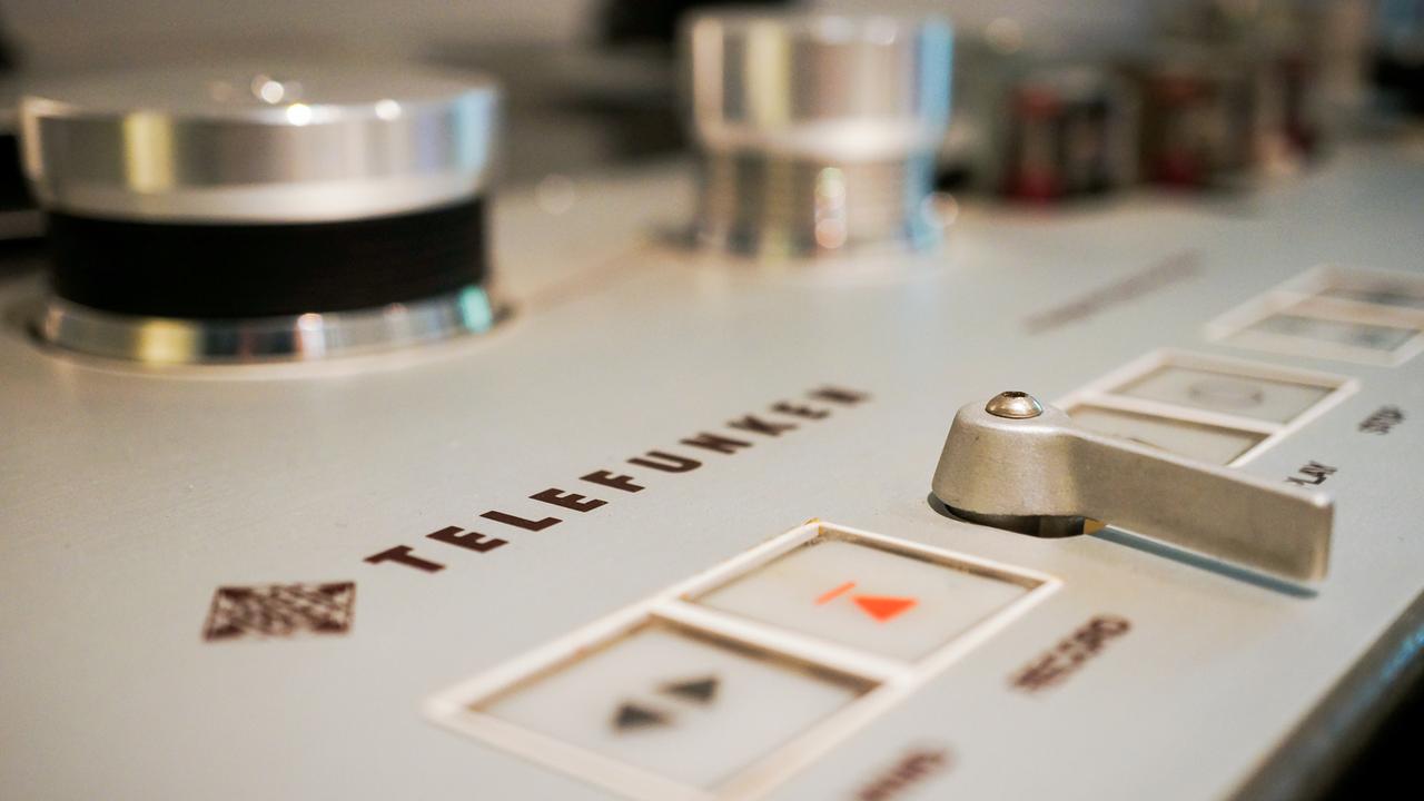Telefunken Header