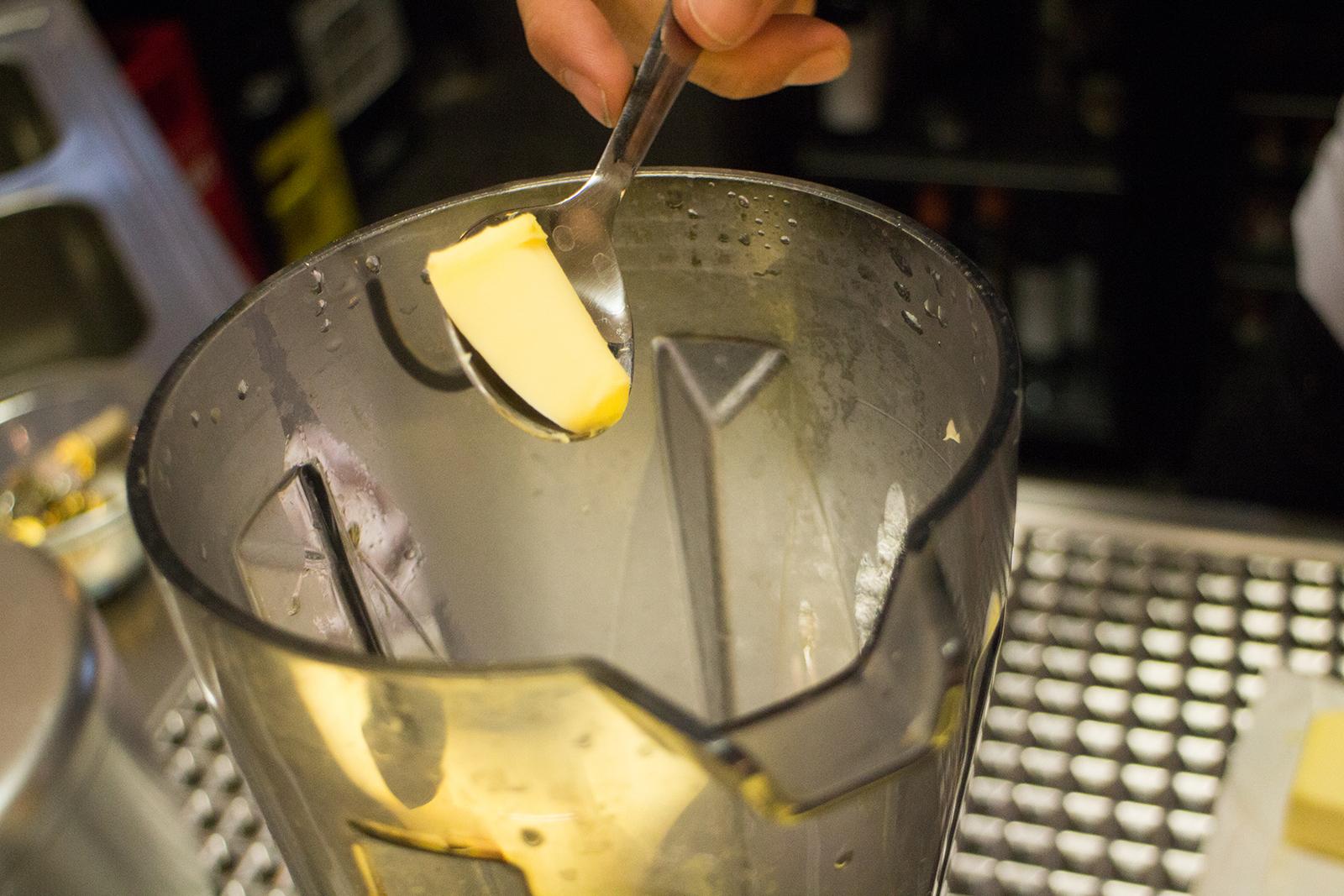 Butter in den Blender