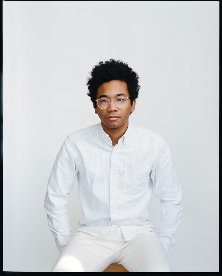 Toro Y Moi 3 in weiß Hochkant