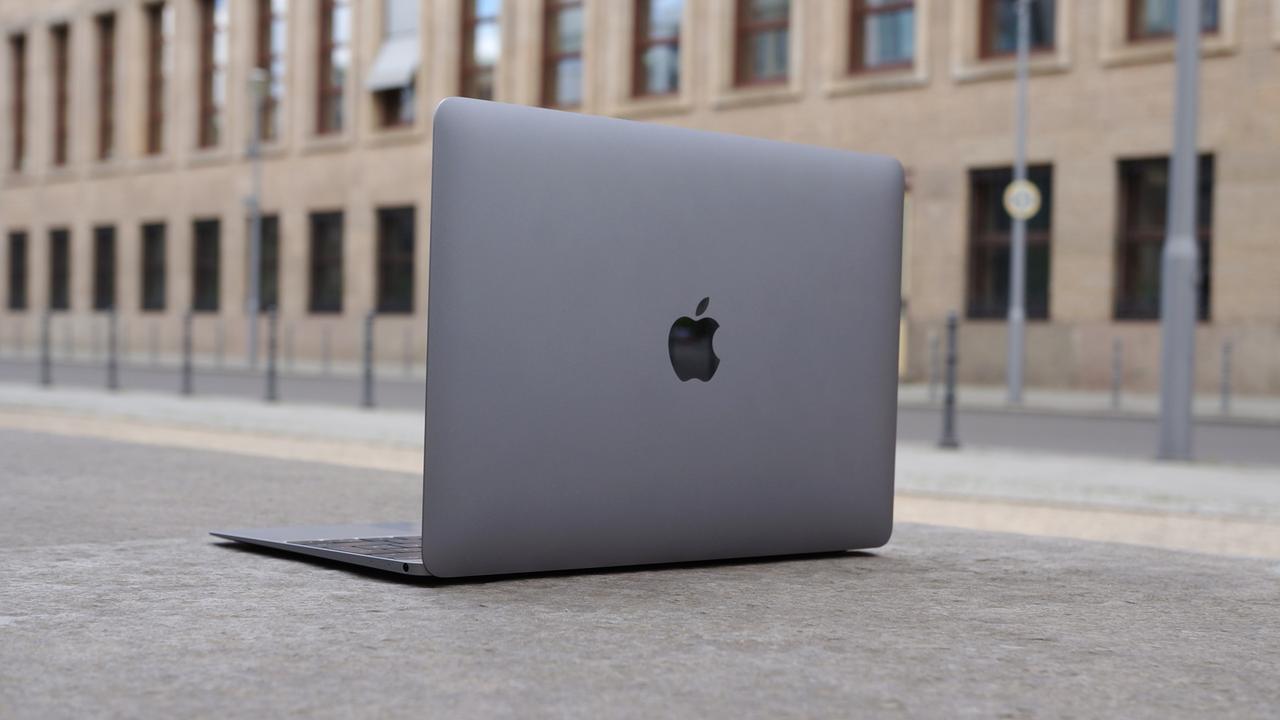 MacBook Review lead