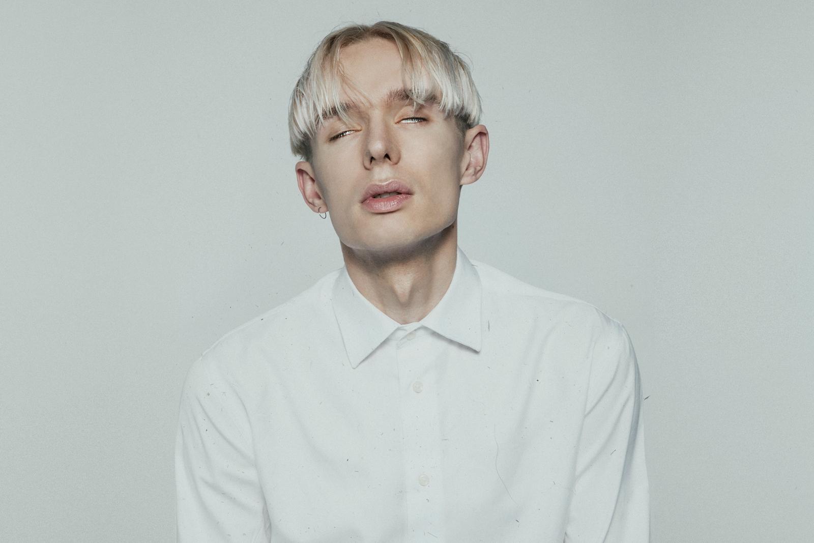 Douglas Dare - Portrait lead full