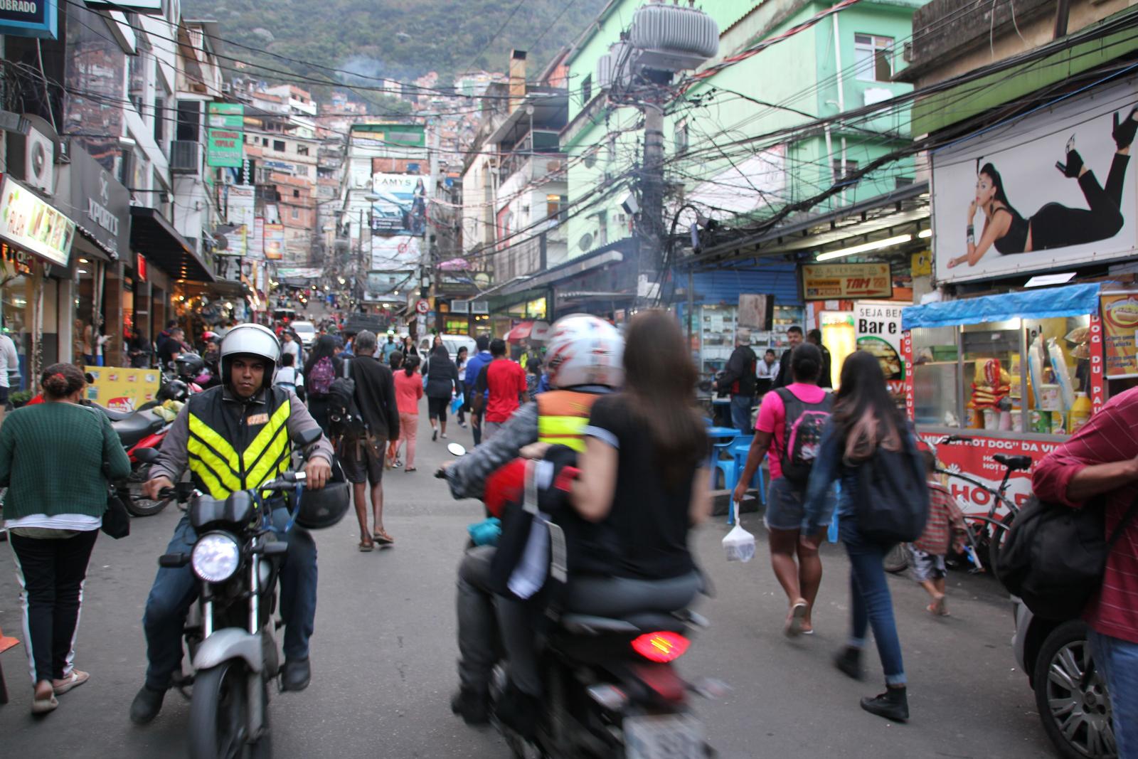 Rio 2016 rocinha mototaxis