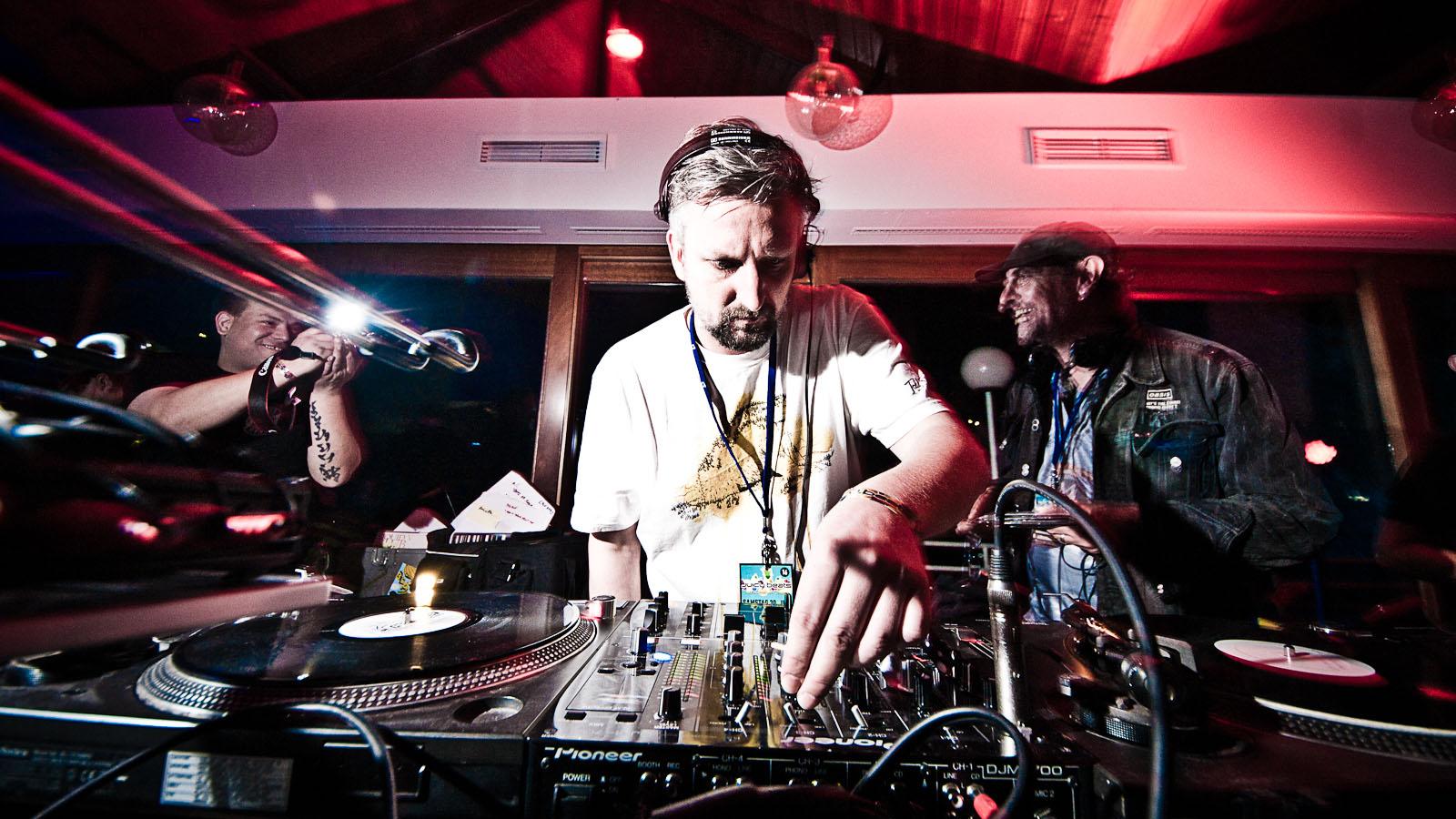 dj dash