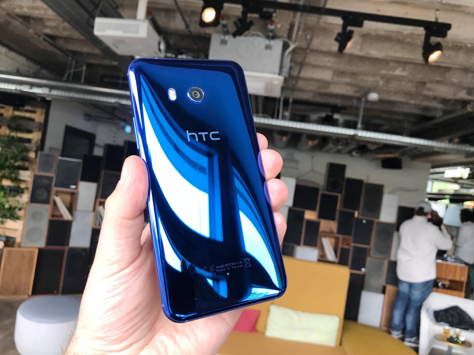 HTC U11 - 02