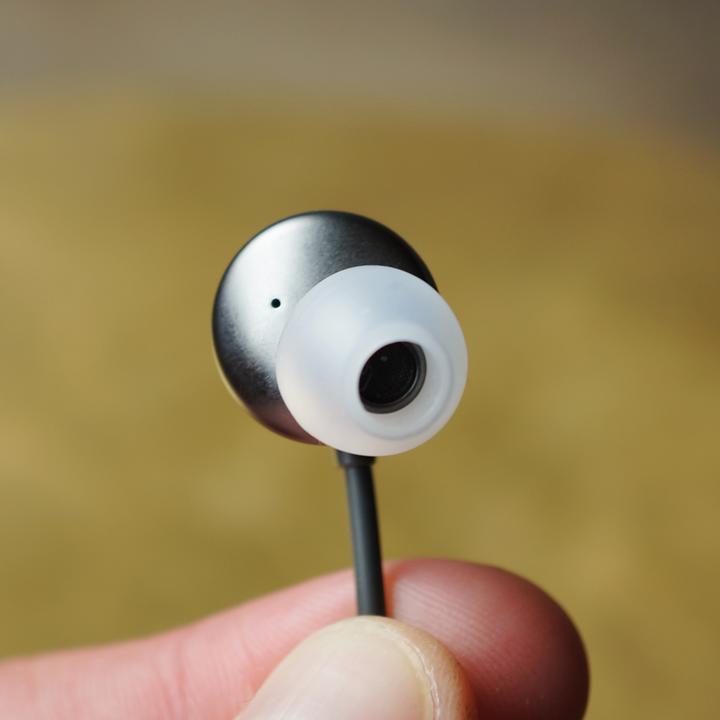 HTC U11-Kopfhoerer02