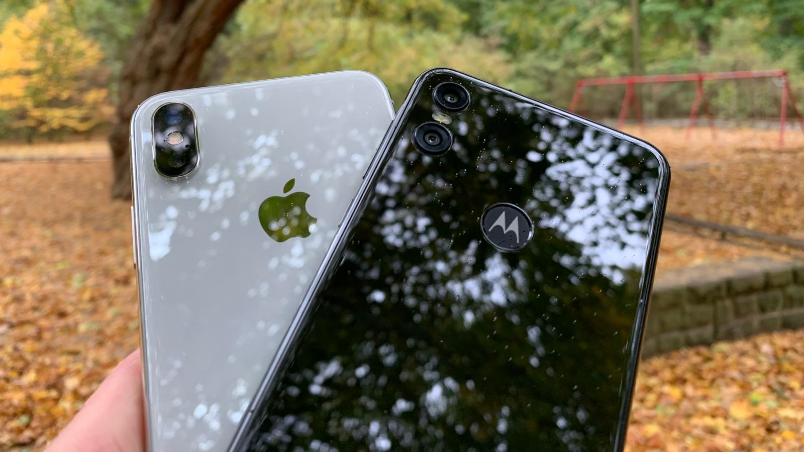 Motorola One 03