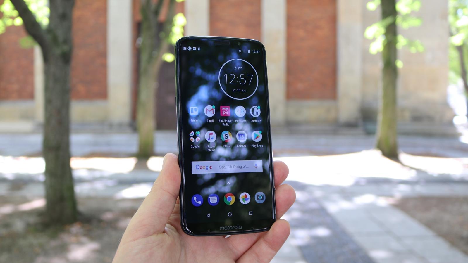 Moto z3 Play 06