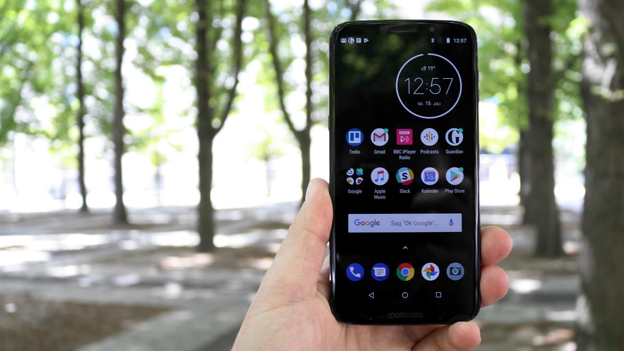 Moto Z3 Play - lede