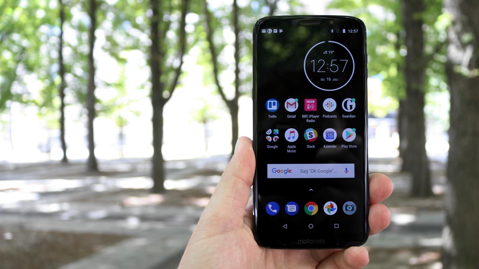 Moto Z3 Play - lede