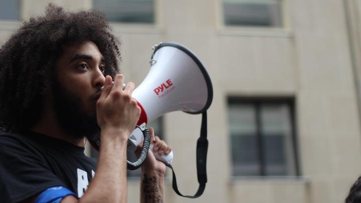 Megafon Demonstrant