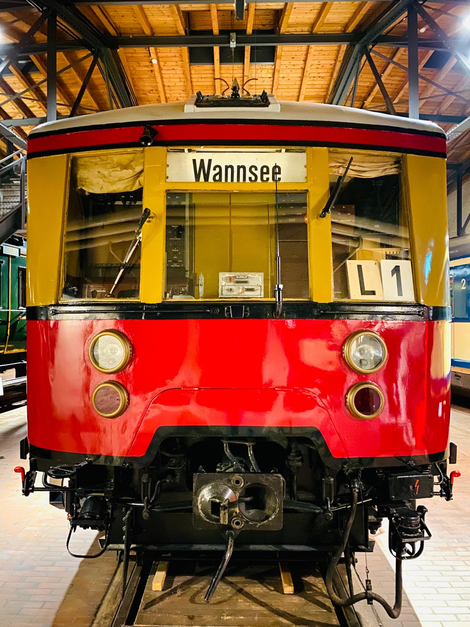 Berliner S-Bahn-Zug im Deutschen Technikmuseum iPhone 11 Pro Max