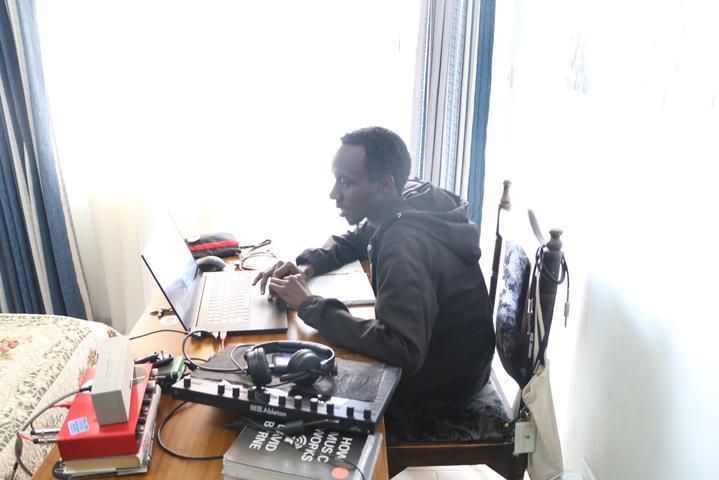 KMRU Studio