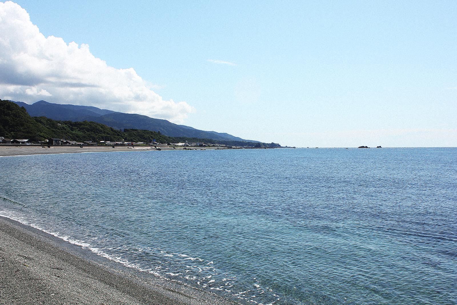 Sado Nyuzaki Beach
