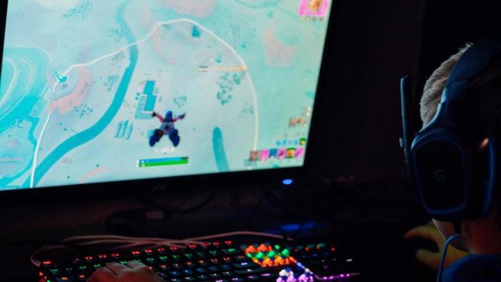 e-sports-ll120120_1