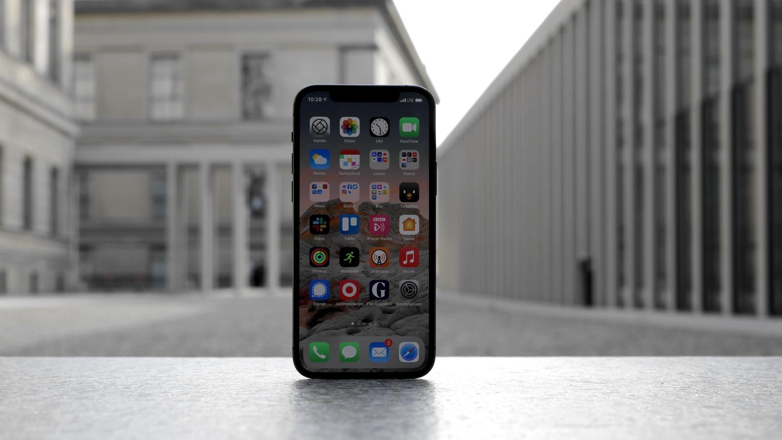 iPhone 12 Pro Review lede