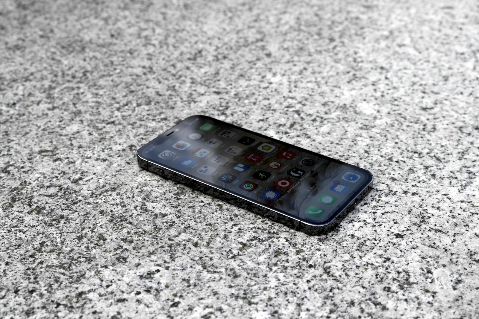 iPhone 12 Review 02