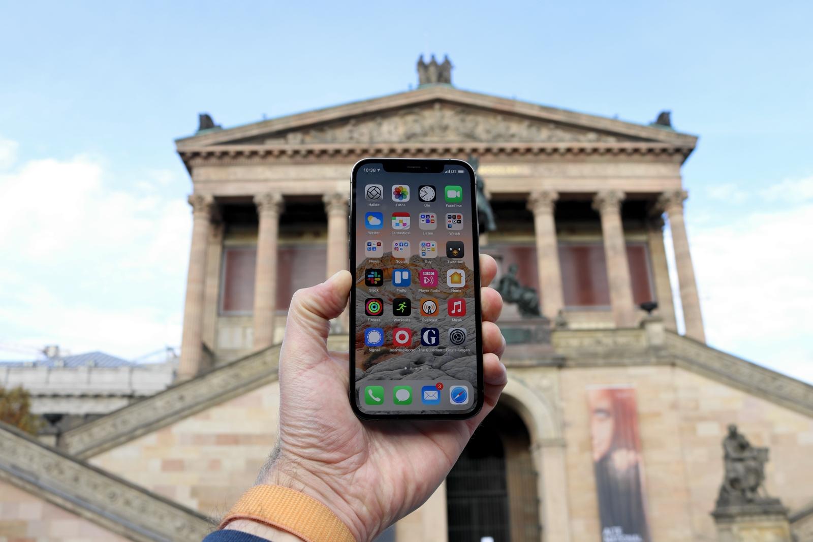 iPhone 12 Review 05