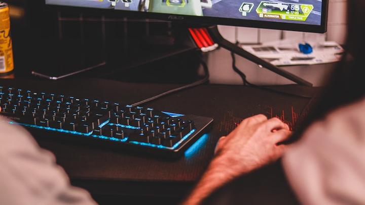 Gaming LL24052020