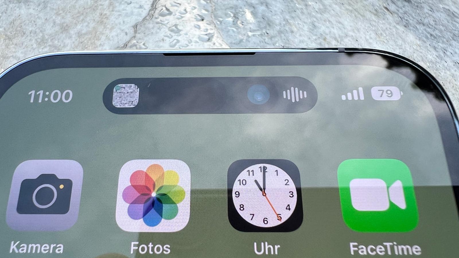 iPhone 14 Pro mit Musik-Animation in der Dynamic Island