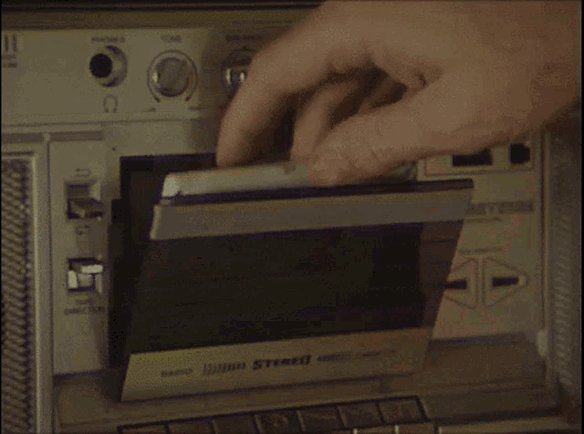 WW010422 GIF
