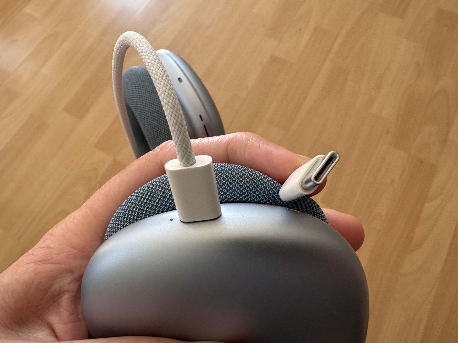 AirPods Max mit USB-C in der Nahaufnahme