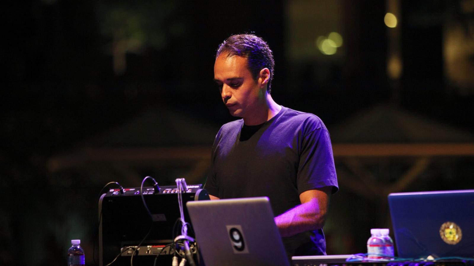 John Tejada - Live