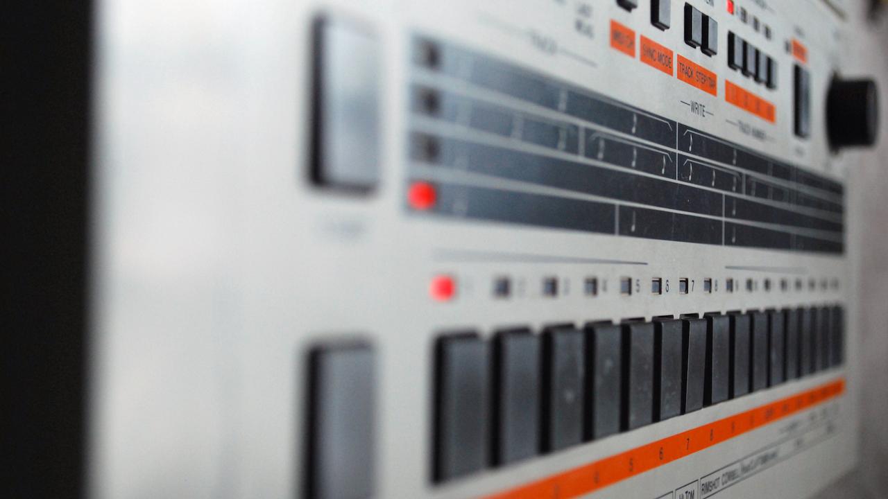 Roland 707