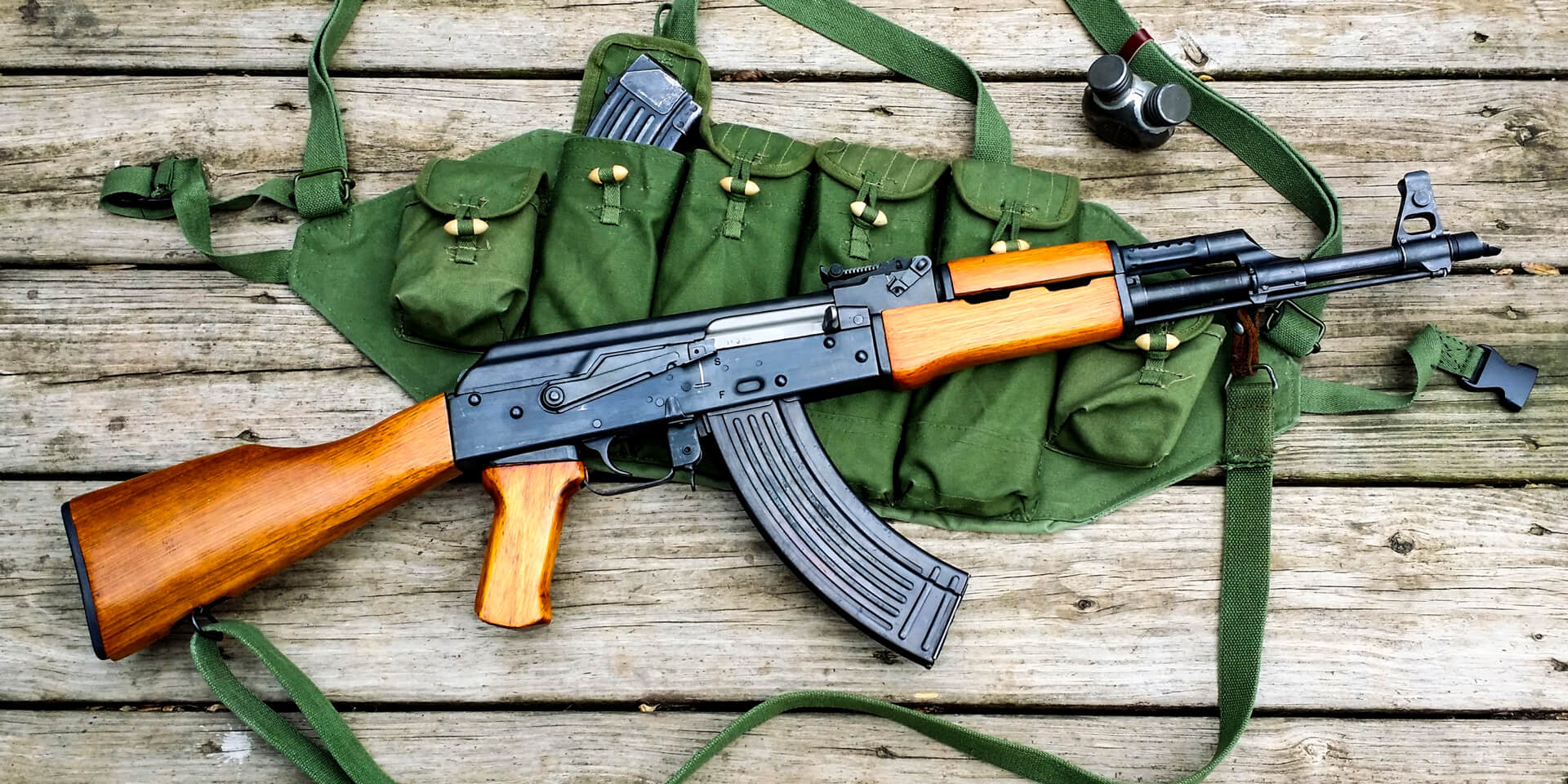 Střelba z automat Kalašnikov_Feature