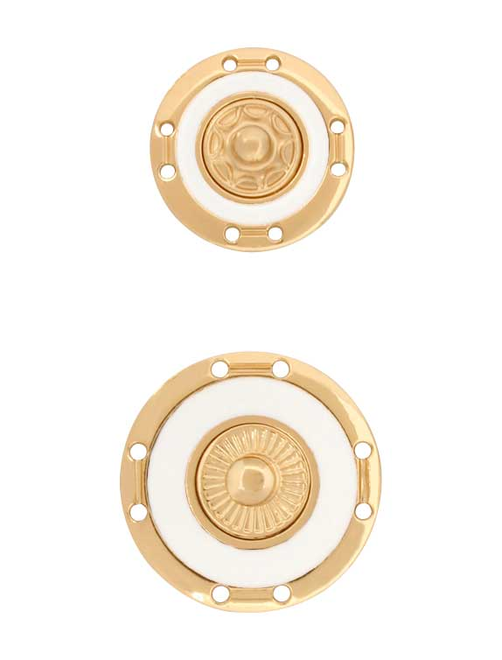 Carved press-stud button | AyB Hislabor